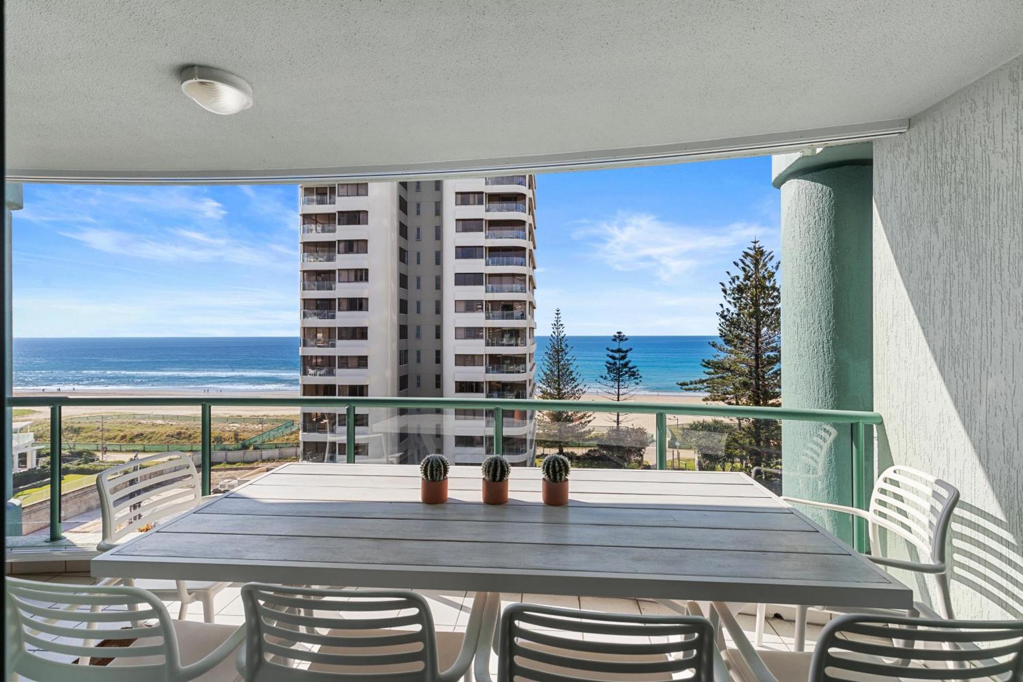 Emerald Sands Holiday Apartments Surfers Paradise Phòng bức ảnh
